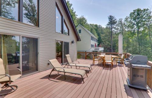 Lake Ariel House | Large Deck and Resort Amenities Lake Ariel Retreat