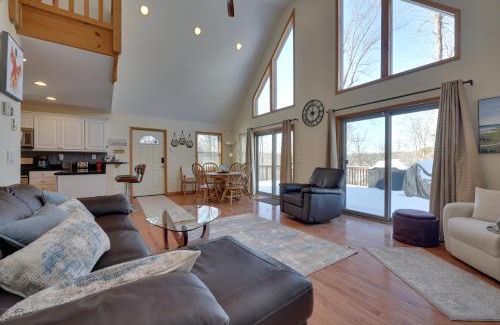 Lake Ariel House | Large Deck and Resort Amenities Lake Ariel Retreat