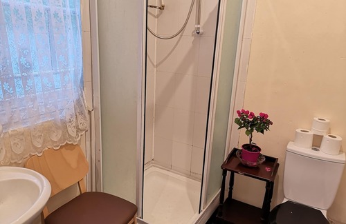 Dover House | Large Double in Regency Property Next to Cliffs and Port