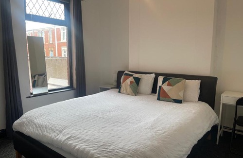 Pill House | Large double room BS11