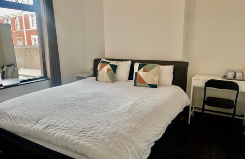 Pill House | Large double room BS11