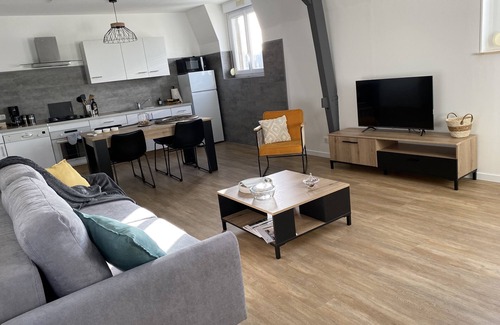 Epernay Apartment | Large elegant apartment in the heart of Epernay. Quiet top floor with lovely view.