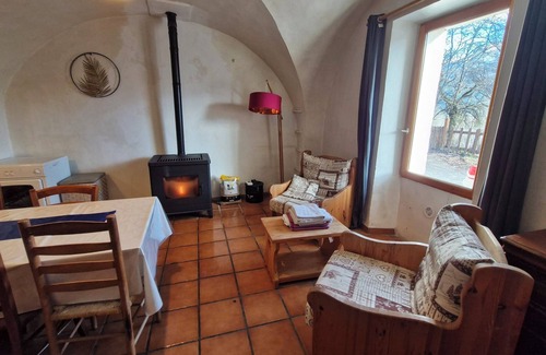 Faucon-de-Barcelonnette House | Large family home in the mountains with swimming pool