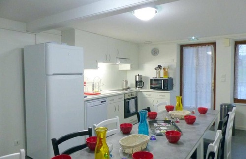 Louroux-de-Bouble Cottage | Large family cottage with terrace, pet-friendly in Louroux