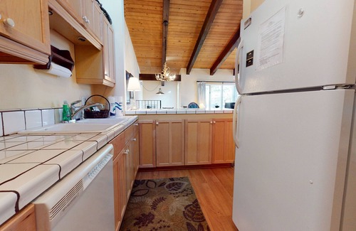 Mammoth Lakes Condo | Large Family Home near Downtown Mammoth, Great Complex Amenities. Near Trails