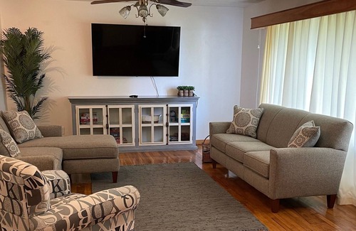 Idaho Falls House | Large Family Home w/ huge Lot/ Close Yellowstone Park