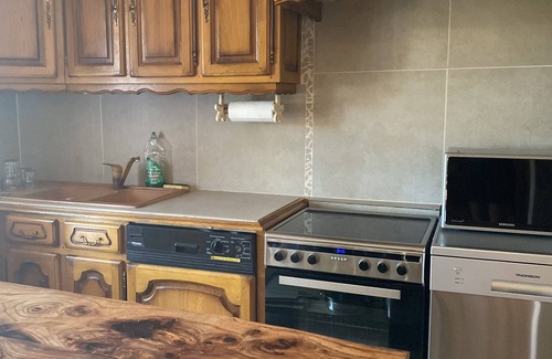 Plelo House | Large family home with cabin and wood-burning oven