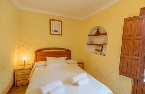 Alcaucin Hotel | Large Family House with Private Pool near the Beach