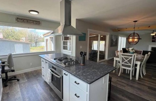Idaho Falls House | Large Family & Pet Friendly Home