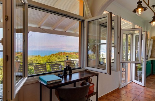 Petaleia Villa | Large family Villa in Loutses 10 minutes from Kassiopi Panoramic sea views