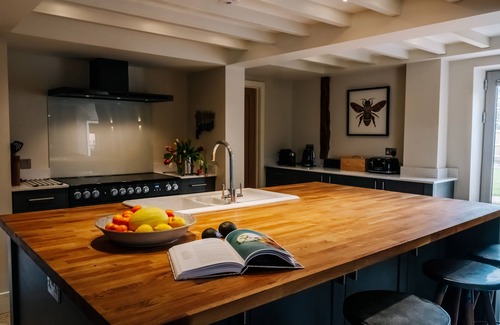 Eye House | Large Farm Barn in Suffolk Countryside w/Games Room
