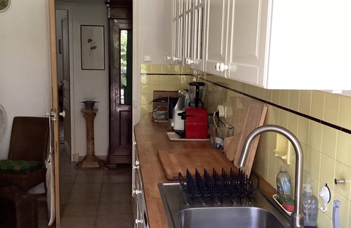 Prado - Republique Apartment | Large ground-floor apartment of a property with a garden