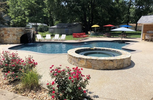 Stafford House | Large Heated Pool & Hot Tub, Near Quantico DAY Parties and Cookouts Welcome