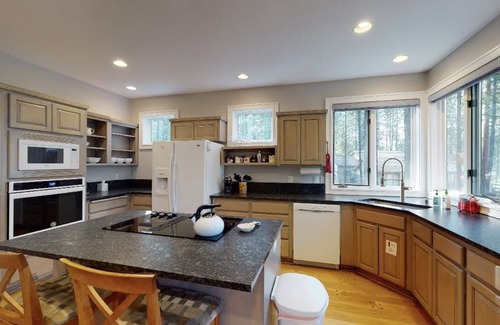 Black Butte Ranch House | Large home with Hot Tub & Game Room close to Glaze Meadow Recreation Center.