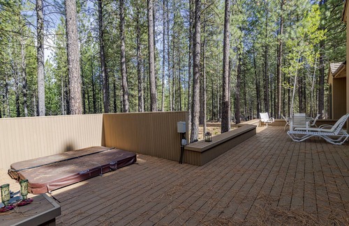 Black Butte Ranch House | Large home with Hot Tub & Game Room close to Glaze Meadow Recreation Center.