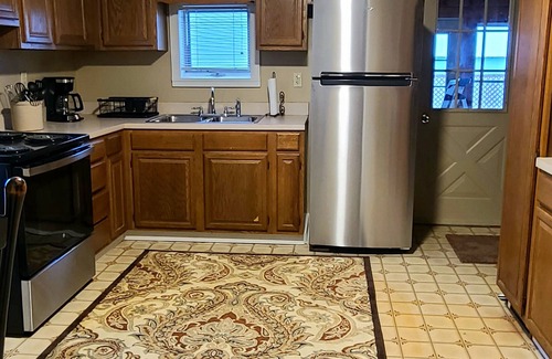 Sidney Center House | Large House, 2 Family Units, Sleeps13, 25 min to Oneonta, 50 min to Cooperstown