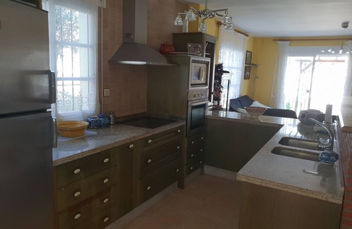 Salobrena House | Large house in fantastic urbanization with pool and beach