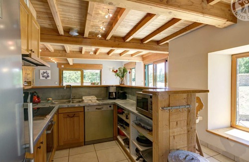 Croizet-sur-Gand Cottage | Large house in Croizet-sur-Gand with private pool, wifi, and pets allowed