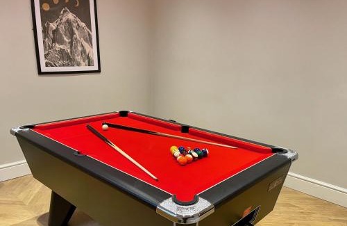 Canton House | Large House near Victoria Park For Groups, 10 mins bus to City Centre