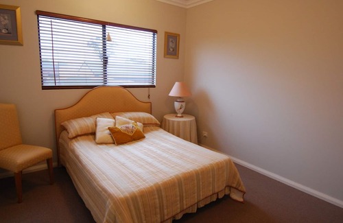 Dumbarton Other | Large House on Acreage+River+BeautifulViews+sleeps14+Hire of optional gypsy vans