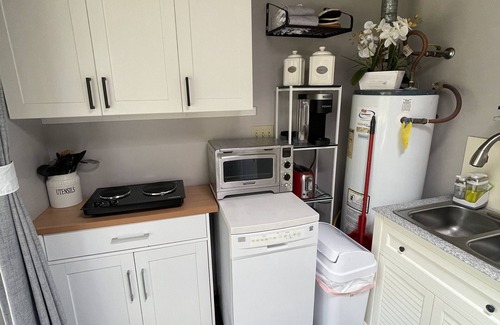 Enchanted Lake Apartment | LARGE KAILUA STUDIO