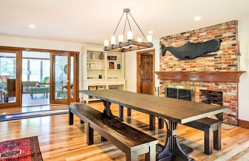 Kennebunk House | Large Kennebunk Home, Walk to Beach Less Than 2 Mi to Town