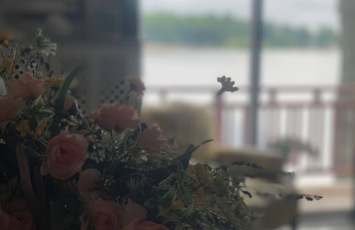 Rockford House | Large lake house with game rm, workout equip. Close to parks, trails & downtown