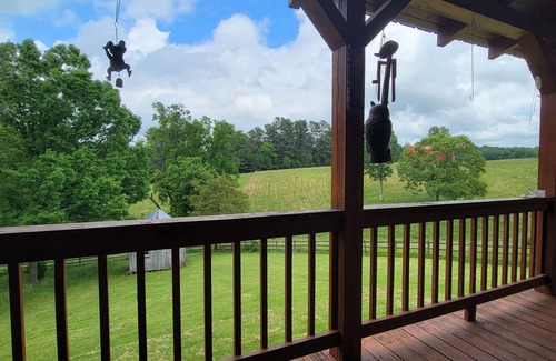 Big Rock House | Large Log Cabin Minutes From Lake Barkley and Land Between the Lakes Cadiz, KY