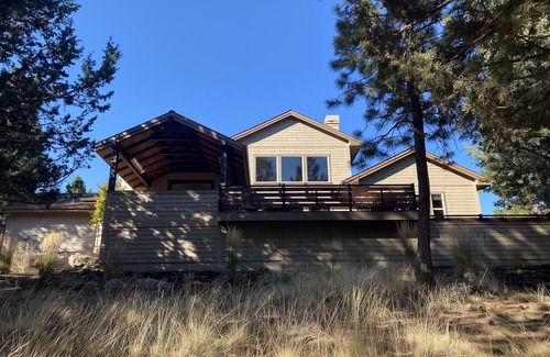 Awbrey Butte House | Large luxury home in desirable NW Bend, 30 minutes to world class skiing/snow