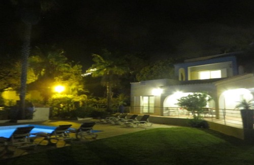 Vale do Garrao Villa | Large luxury villa private garden and heated pool (extra cost)
