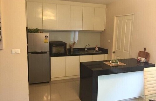 The Urbana House | Large New 2BR Townhome