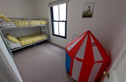 Southville House | Large newly refurbished house close to harbour