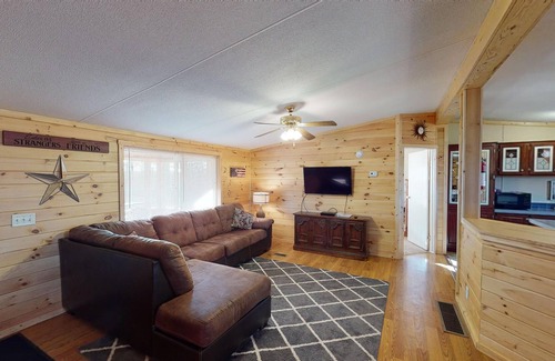 Nelsonville Cabin | Large, Open Sunset Cabin in Star of Hocking Hills