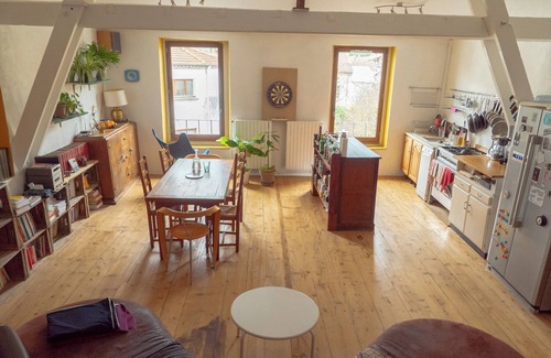 Die House | Large period house in the heart of town