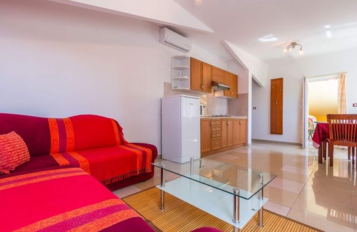 Valtura Apartment | Large pool, WiFi, observatory, volleyball court and table tennis