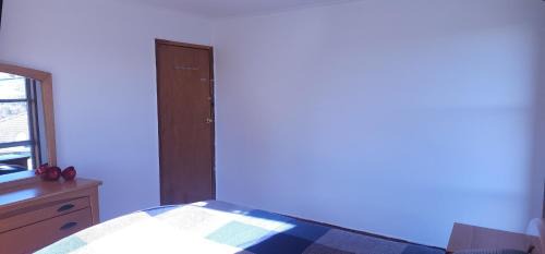 Jacana House | Large room Queen bed