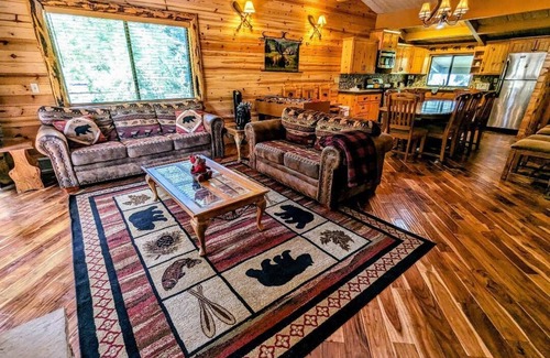 Big Bear Lake House | Large Rustic Mountain Retreat Right at Snow Summit Ski Resort