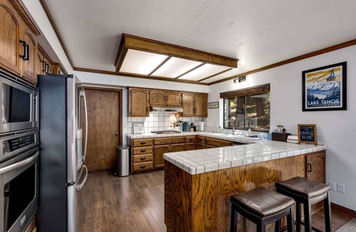 Country Club Estates Apartment | Large Seasonal Rental South Lake Tahoe
