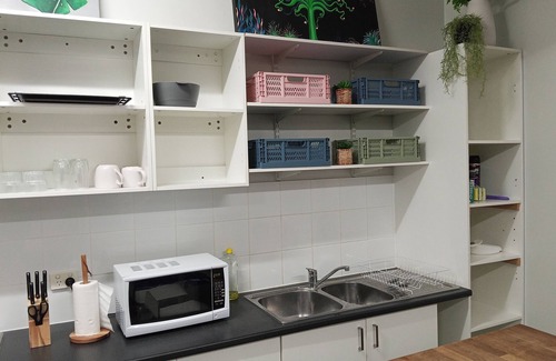 Cannon Hill Apartment | Large Self-Serviced Apartment, Opposite from Nature Reserve