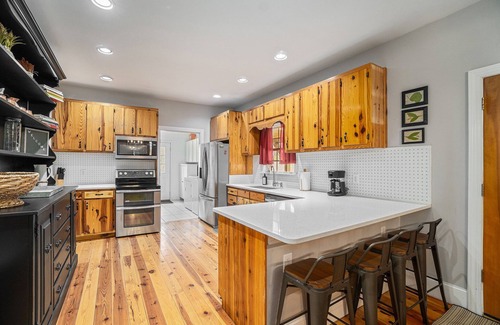 Emerson House | Large, Spacious Home near LakePoint and Lake Allatoona