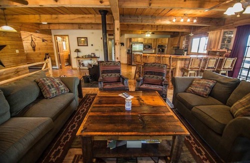 Ellsworth Cabin | Large, Spacious Log Cabin home in the White Mountains, Pet friendly!