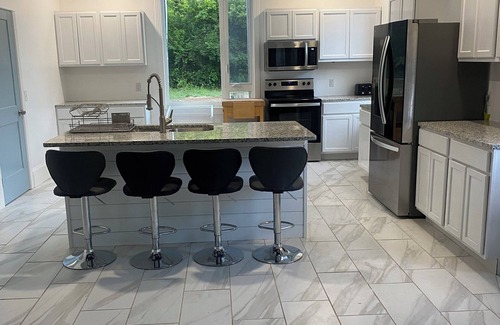 Sinking Spring House | Large, Spacious, Entire Family Getaway.