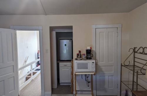 Harrisburg - Hershey House | Large Sparkling Attic Unit w Private Bath