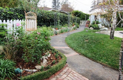 Northridge Apartment | Large Studio Guest House