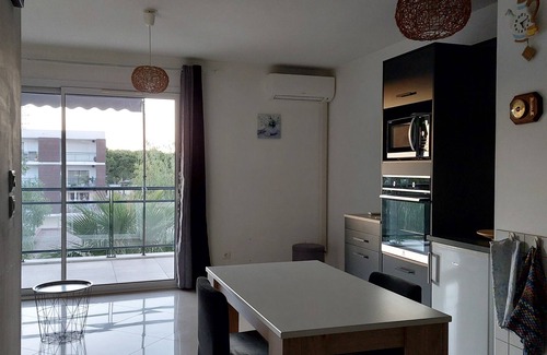 Gruissan Apartment | Large Studio in quiet residence 300m from the beach