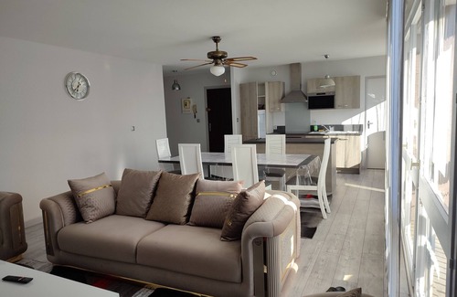 Creil Apartment | Large superb apartment near Paris