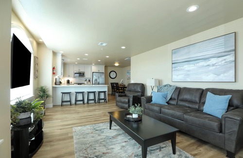 Downtown House | Large Townhouse in Downtown Pismo, Sleeps 12!