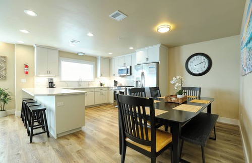 Downtown House | Large Townhouse in Downtown Pismo, Sleeps 12!