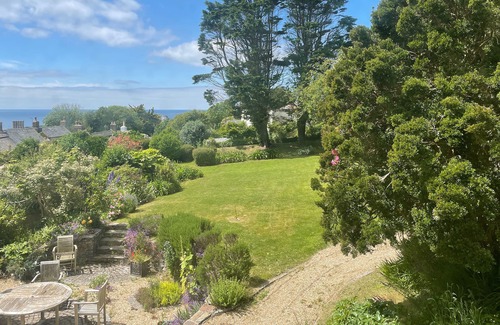 Thurlestone House | Large traditional Cottage in the heart of Thurlestone