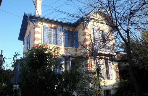 Arcachon Villa | LARGE VILLA for 14 people in the center of Arcachon, 100 M FROM THE BEACH, with garden